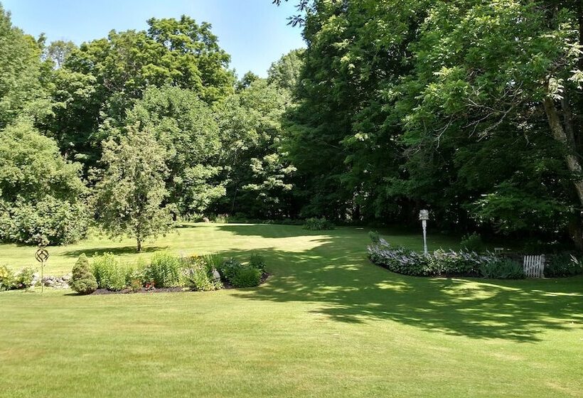 Bed and Breakfast The Buckmaster Inn
