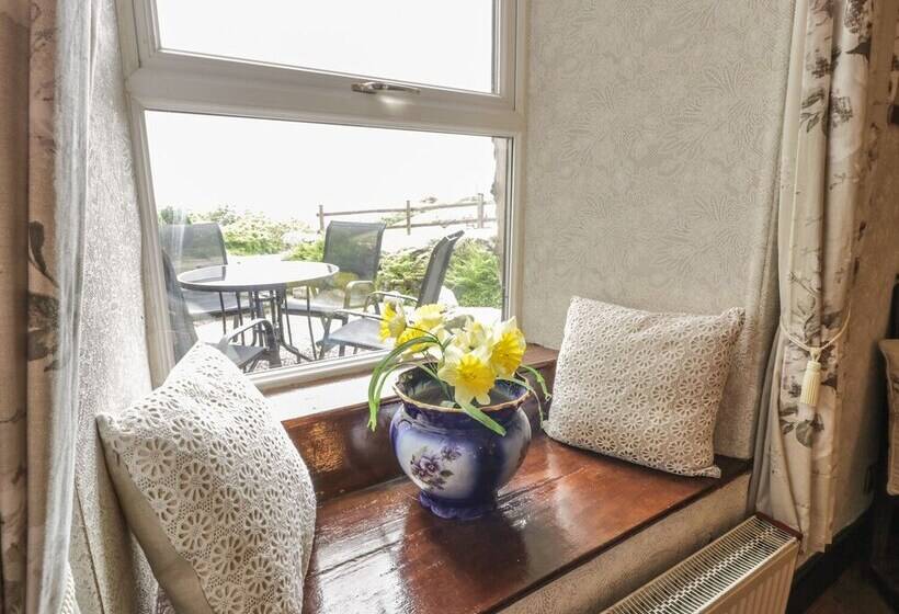 Hendy Cottage