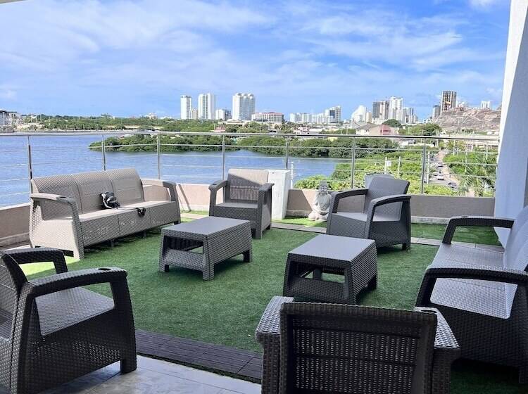 בית מלון כפרי Bahia 79 Apartasuites Cerca Al Centro