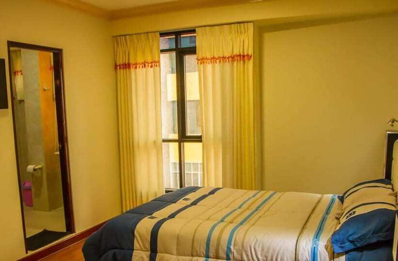 ホテル Korimarka Suite