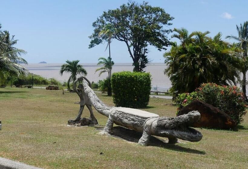 هتل Lodges Balourou