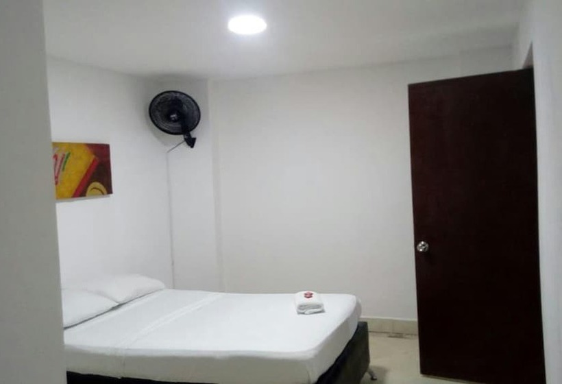 هتل Los Almendros De Los Patios