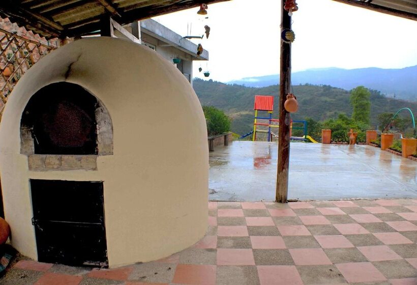 בית מלון כפרי Posada Ecoturistica Villa Rouse