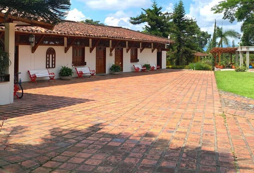 هتل Pueblito Cafetero