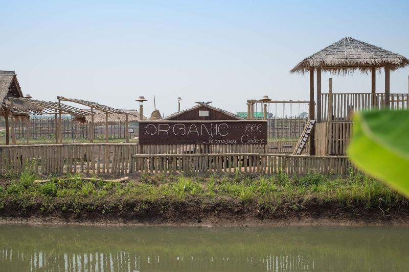 호텔 Rai Ruen Rom Organic Farm