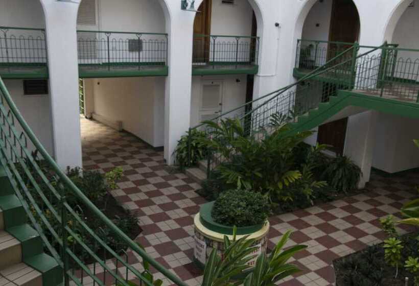 Ocho Rios Sandcastles Ocean View Fantastic Location Sleeps 4