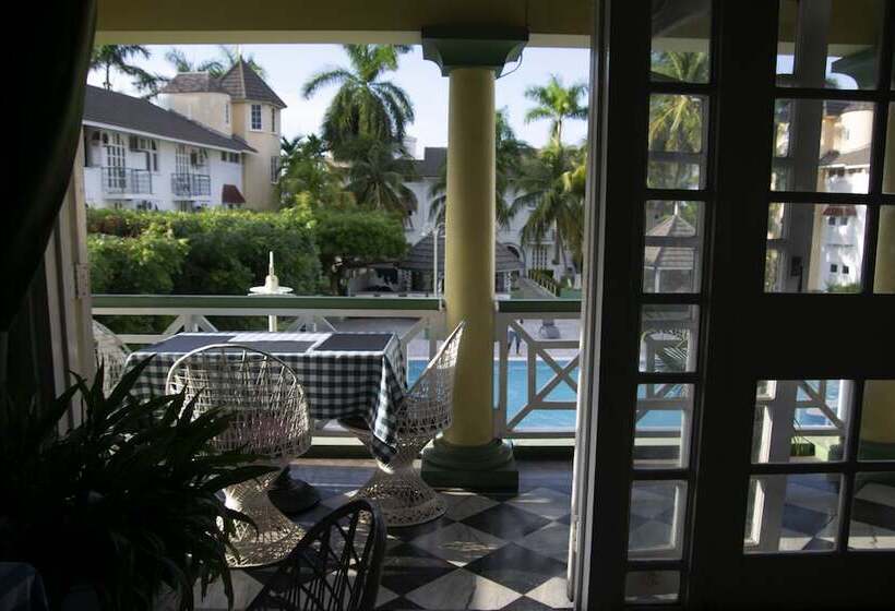 Ocho Rios Sandcastles Ocean View Fantastic Location Sleeps 4
