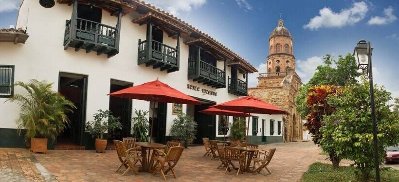 پانسیون Vizcaya Plaza Curití