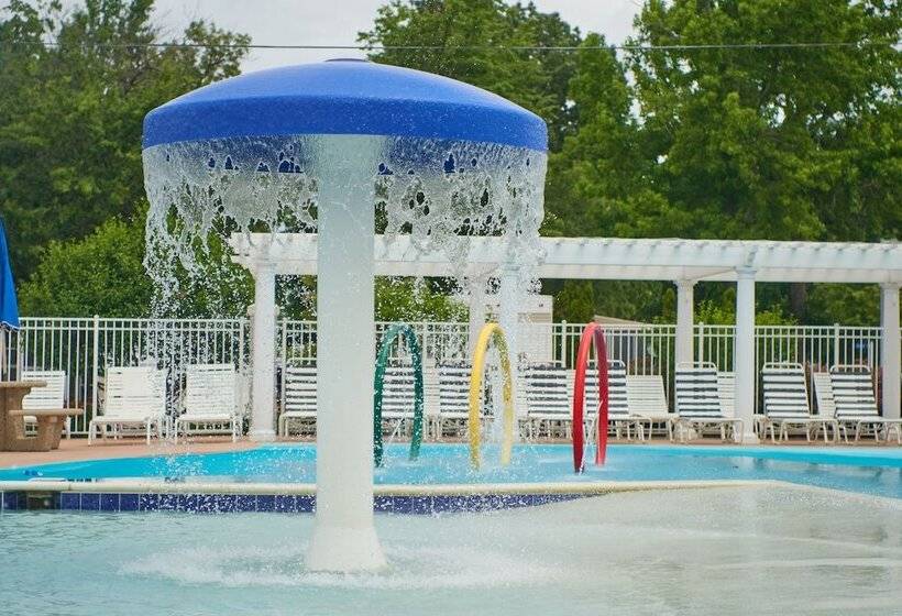 渡假胜地  Grey S Point Camp