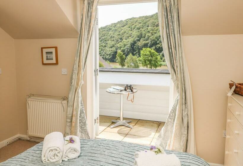 1 River Cottage