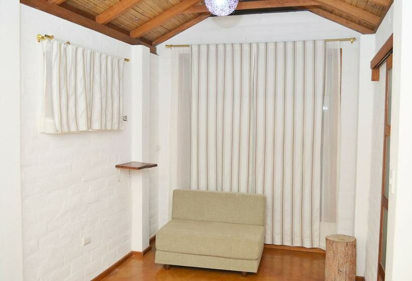 هتل Amuntai Rainforest Lodge