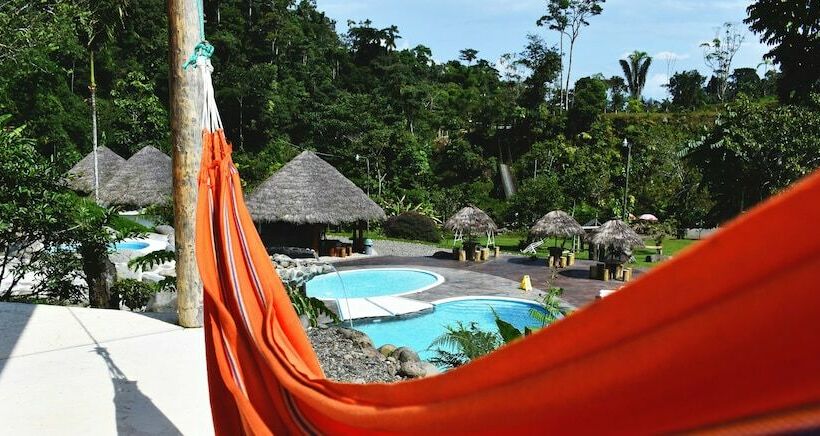 هتل Amuntai Rainforest Lodge