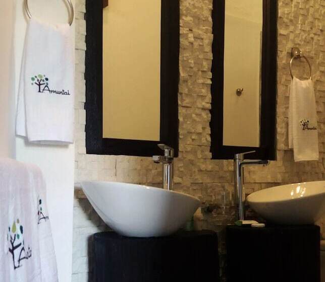 هتل Amuntai Rainforest Lodge