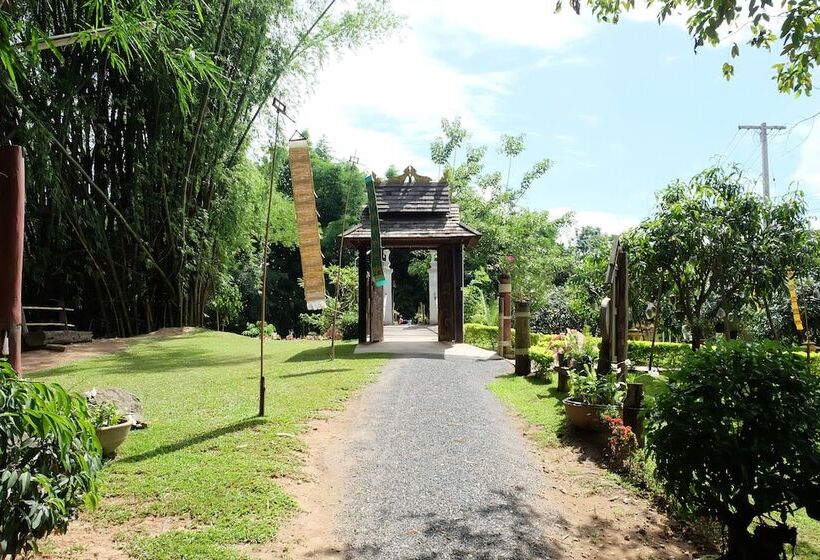 בית מלון כפרי Baan Ta Auan Resort