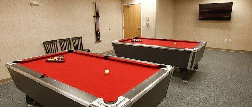 בית מלון כפרי Brooks Camp