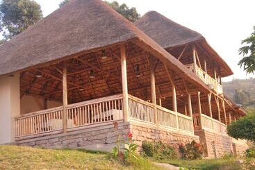 هتل Enganzi Game Lodge