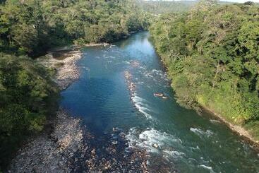 هتل Kuyana Amazon Lodge