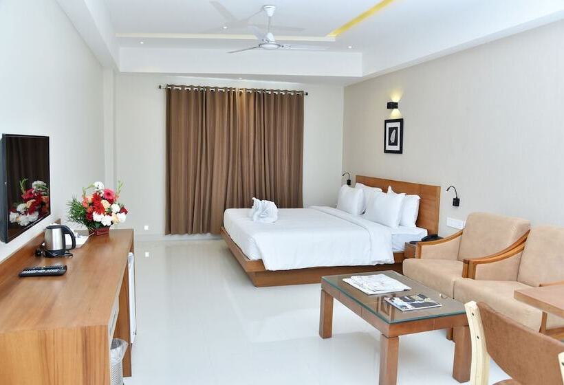 هتل Navaratna Inn A Luxury