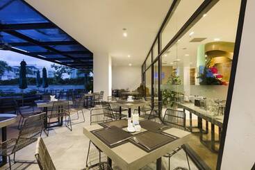 هتل Parama Apartments Balcony Beachfront