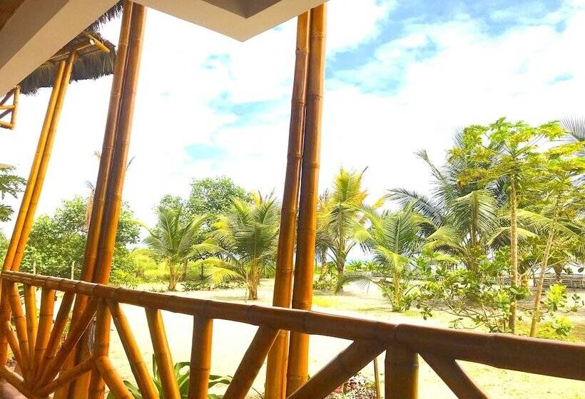 هتل Seaside Garden Ecolodge Mompiche