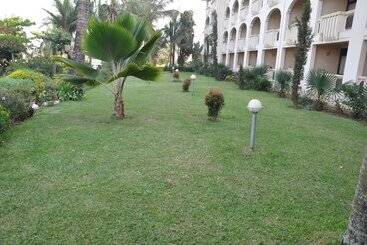 هتل Tropic Inn