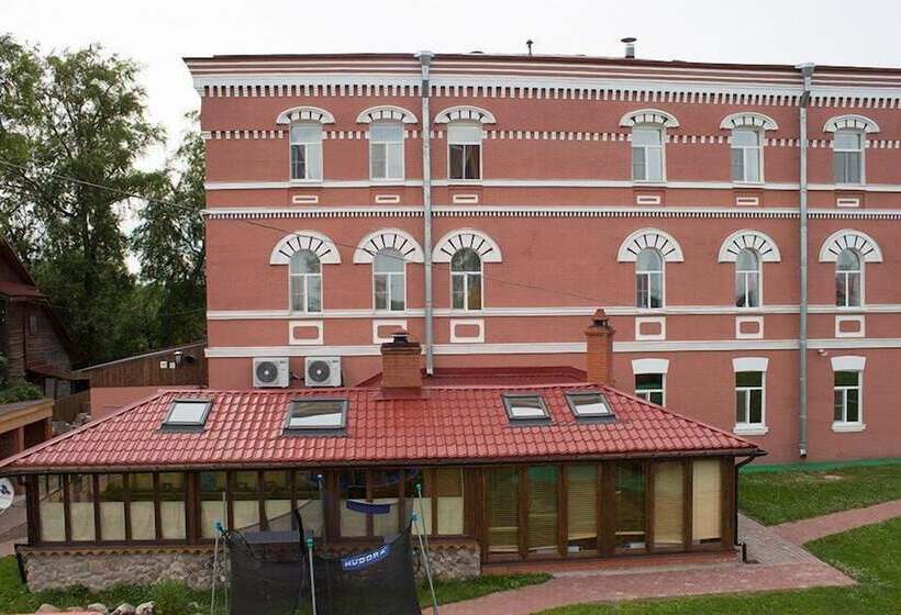 هتل Volkhov Most