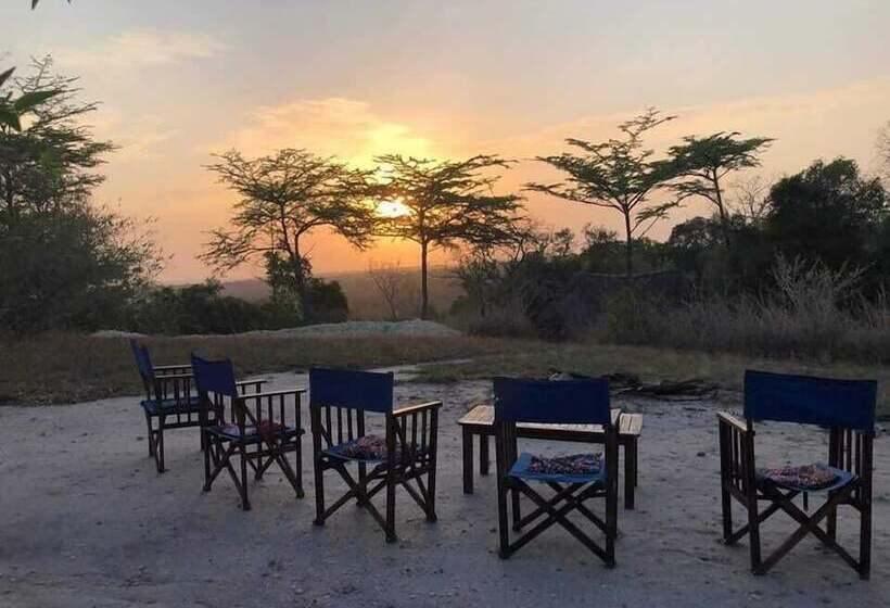 فندق Wami River Bush Retreat   Kisampa