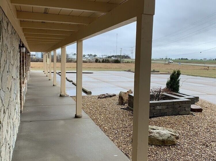汽车旅馆  Owensville Motor Inn