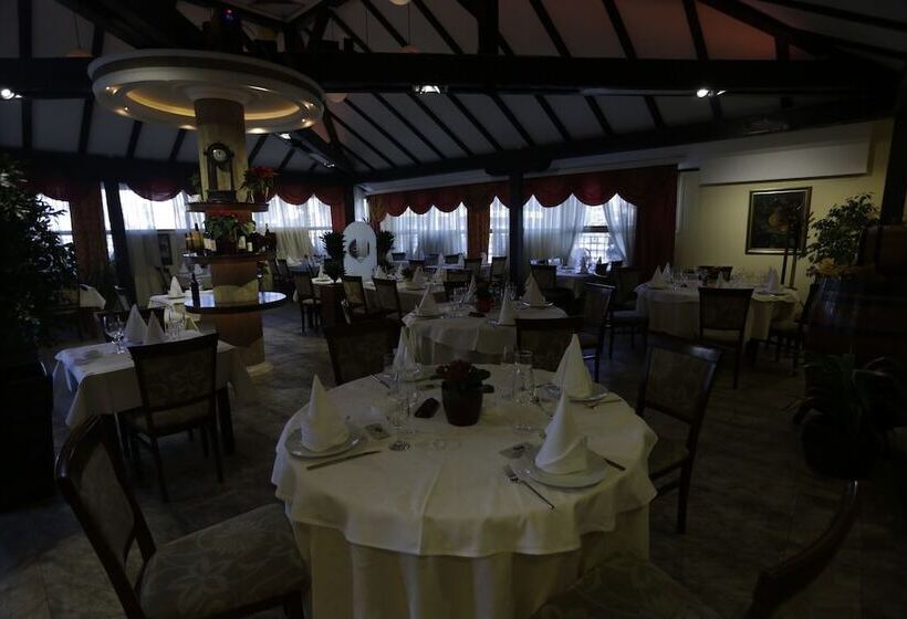 پانسیون Guesthouse Tara