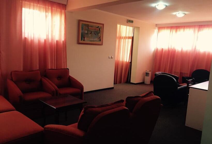 پانسیون Guesthouse Tara