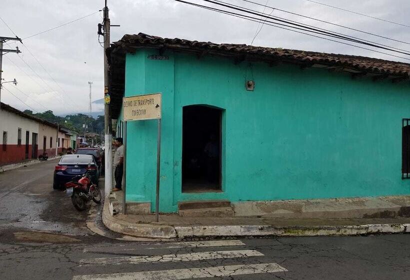پانسیون La Posada De Don Tito