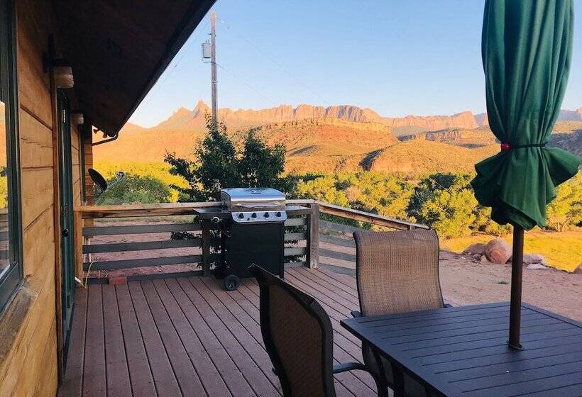Пансион Zion Red Rock Cabin