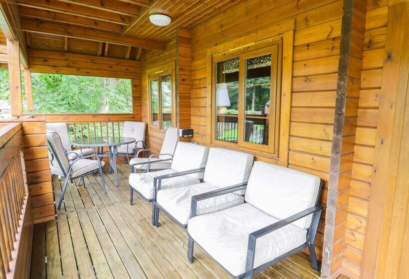 Sunset Lodge 6