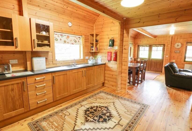 Sunset Lodge 6