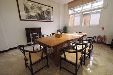 تختخواب و صبحانه Green Island Guest House