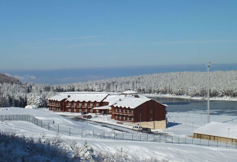 בית מלון כפרי Fenerbahce Topuk Yaylasi Resort & Sport Topuk Yaylası