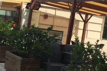 هتل La Fontaine Guzelyali