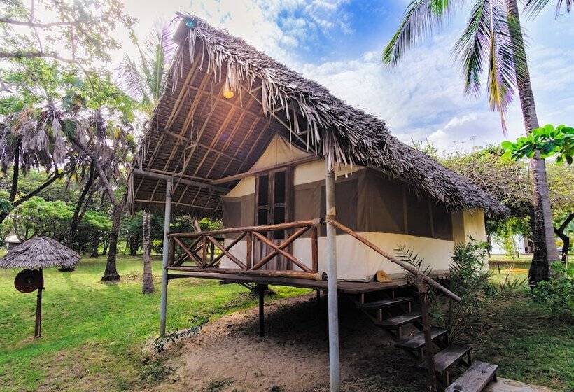 هتل Mkoma Bay Tented Lodge