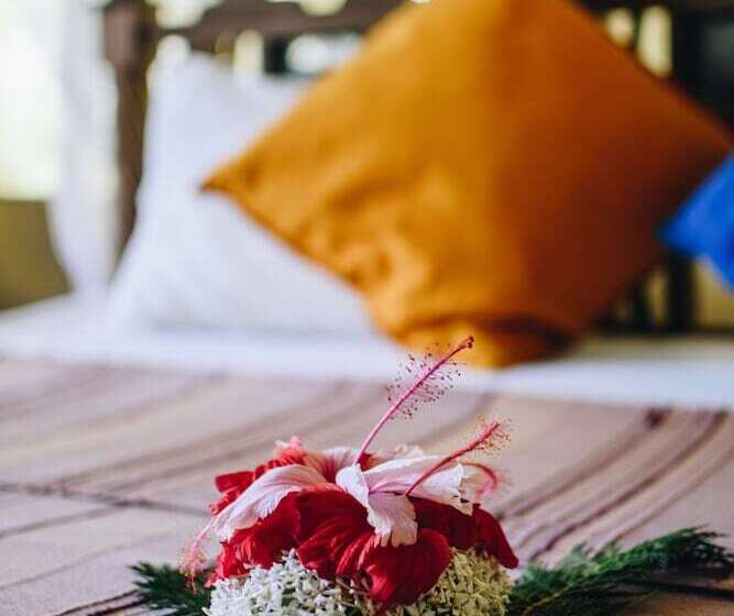 هتل Mkoma Bay Tented Lodge