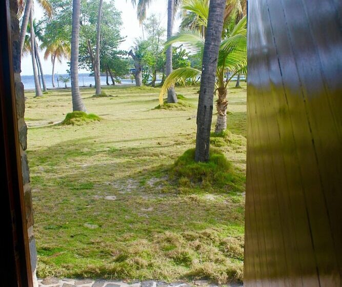 هتل Salt Whistle Bay Retreat