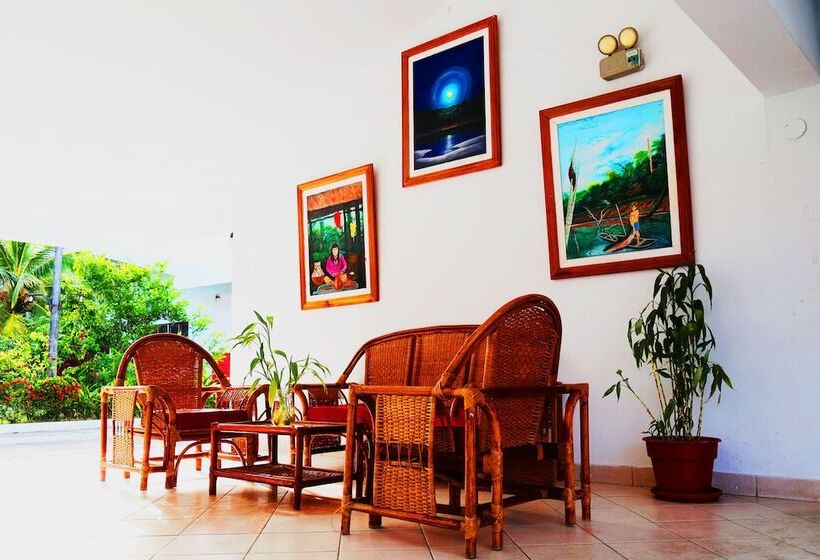 هتل Sol Del Oriente