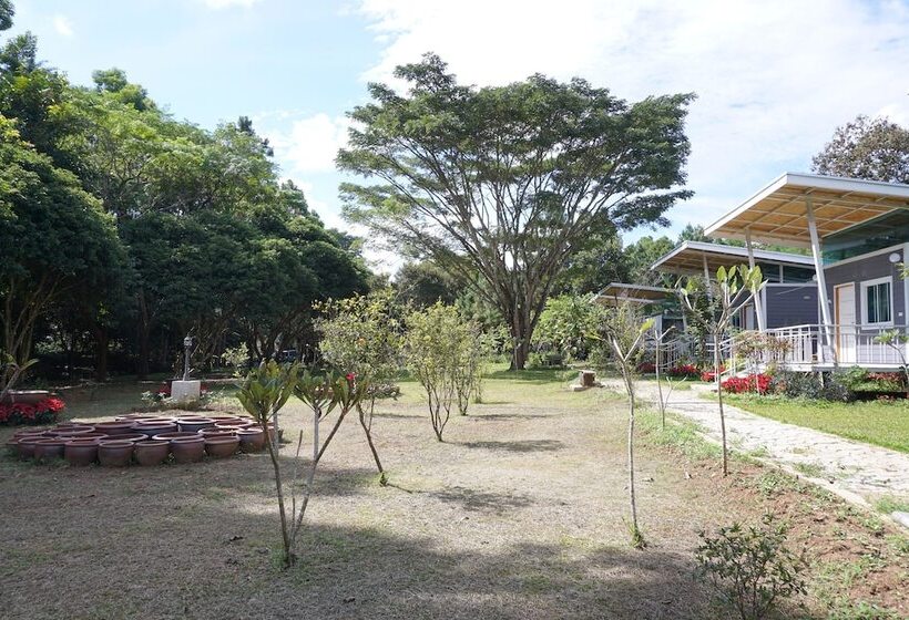 هتل Sonseesaed Farm