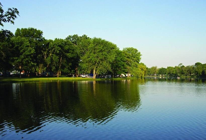酒店 Sunset Lakes Rv Resort