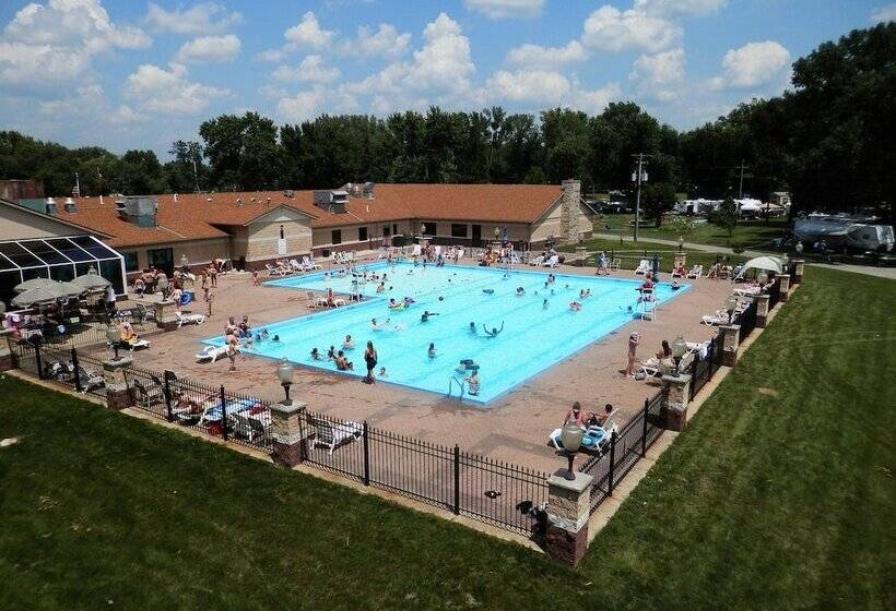 酒店 Sunset Lakes Rv Resort