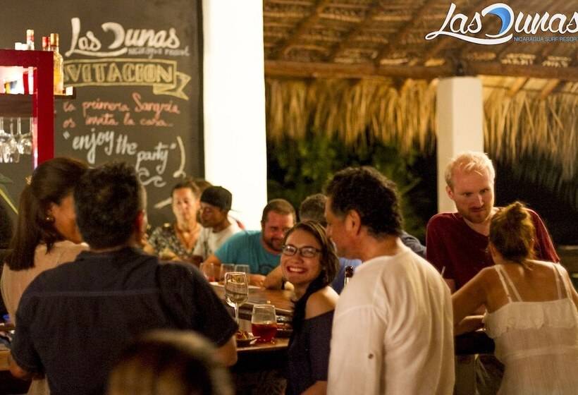 هاستل Las Dunas Surf Resort