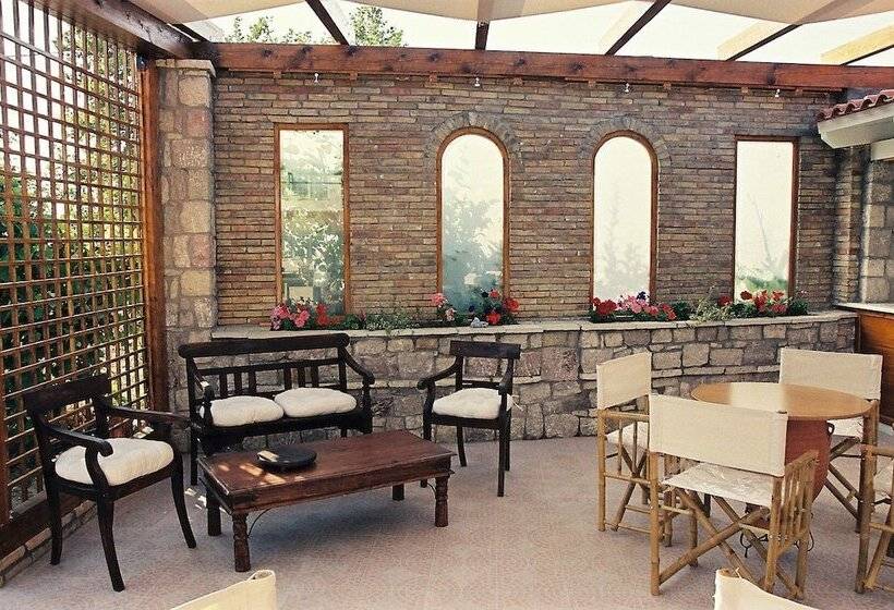 膳宿费 Nicolas Village Club