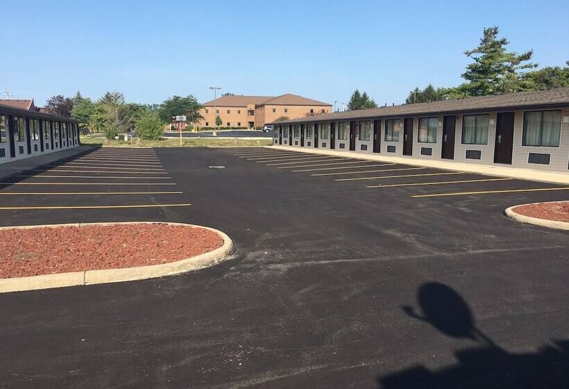 Super 9 Motel