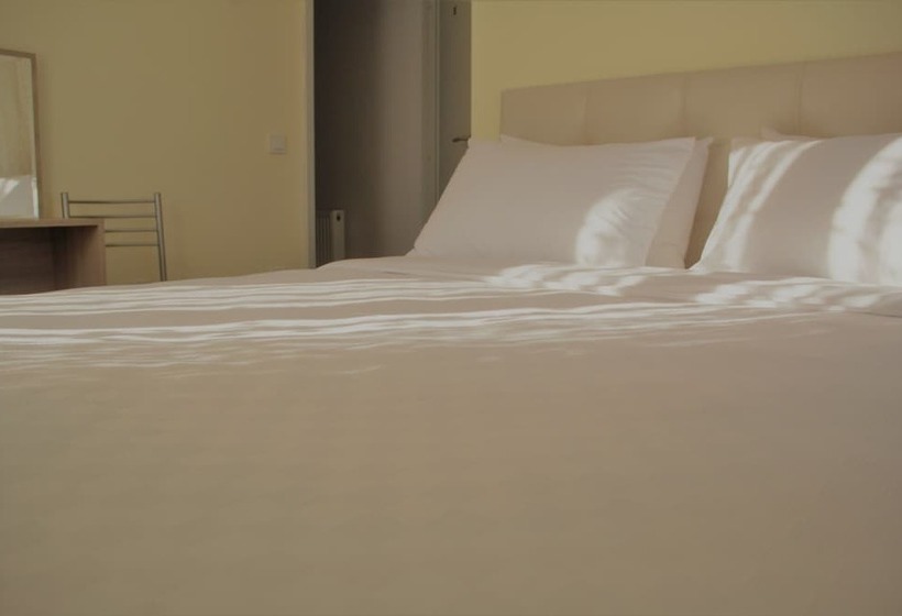 Ada Inan Butik Otel