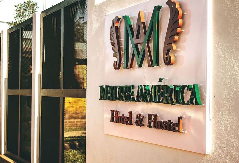 هاستل Posada Madre America