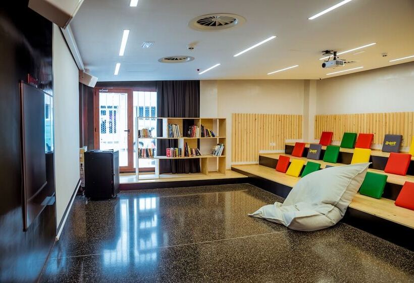 Amistat Island Hostel Ibiza   Albergue Juvenil